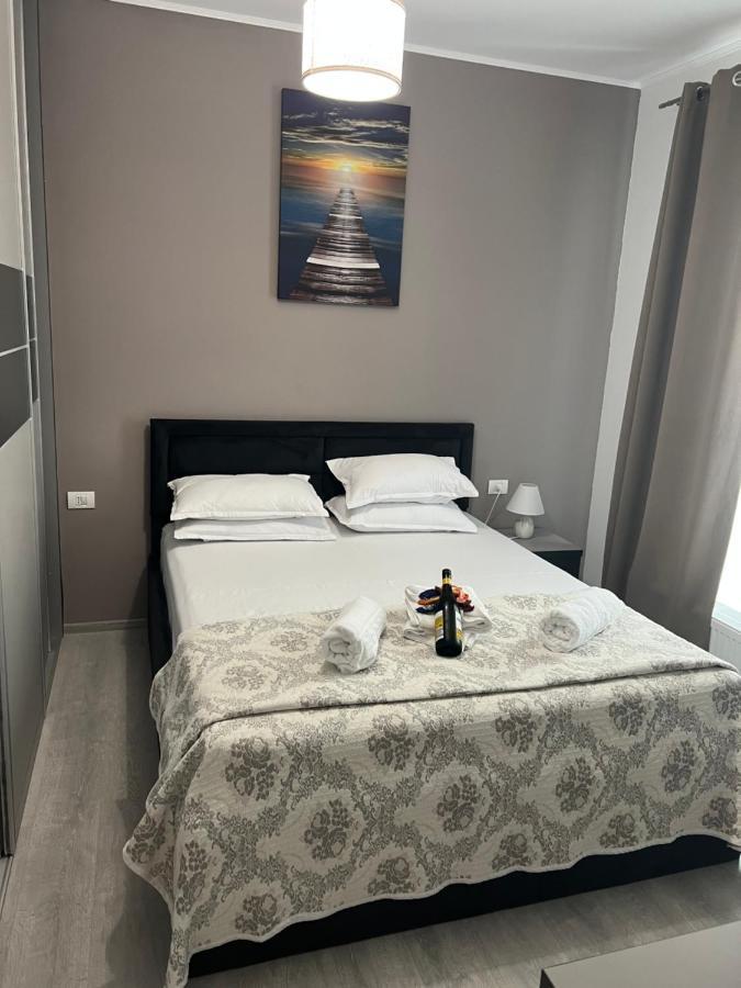 Emi Apartment Mamaia นาโวดาริ ภายนอก รูปภาพ